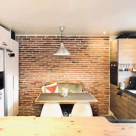 Maison Chaleureuse Avec Poele A Bois