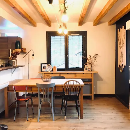 Maison Chaleureuse Avec Poele A Bois