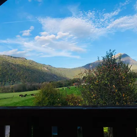 Maison Chaleureuse Avec Poele A Bois *