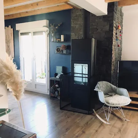Maison Chaleureuse Avec Poele A Bois 펜션