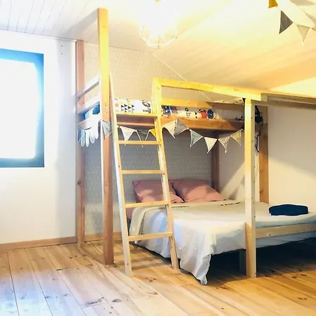Maison Chaleureuse Avec Poele A Bois