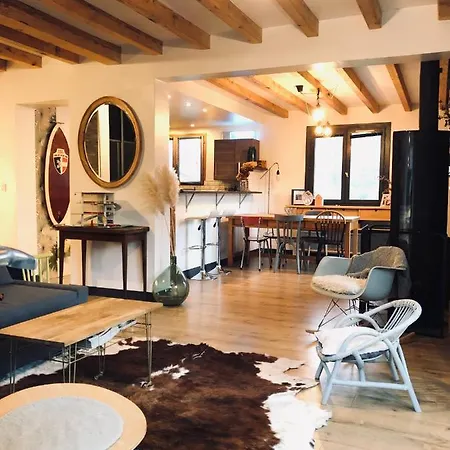 Maison Chaleureuse Avec Poele A Bois *